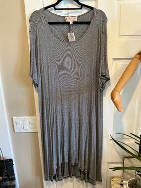 Brand new Tunic from philosophy! Plus size 3X